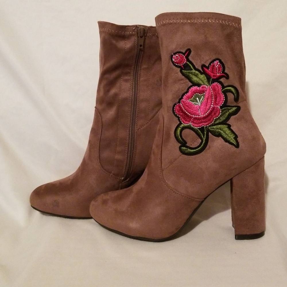 Embroidered Brown Ankle Boots